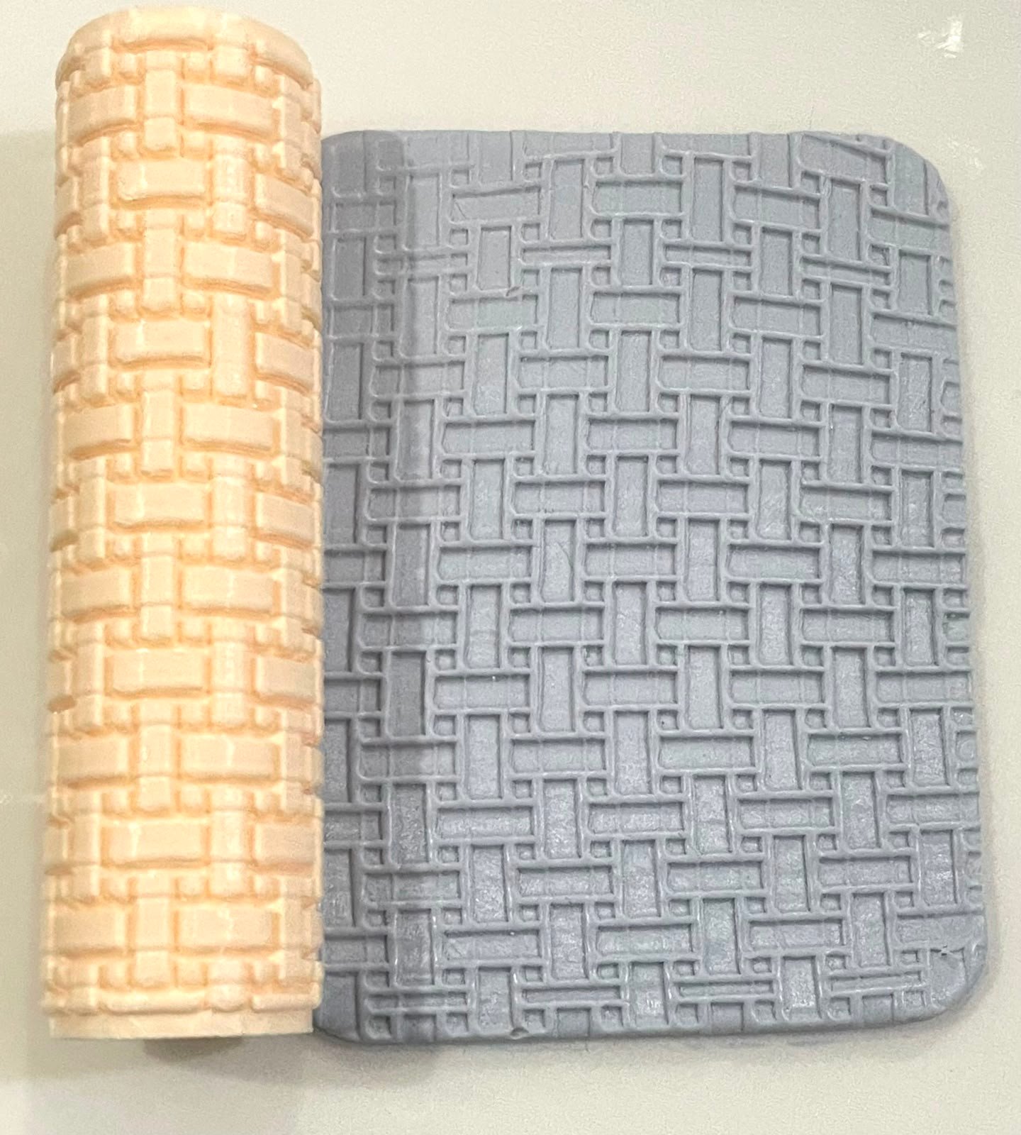 TR020 - Basketweave Crosshatch Polymer Clay Texture Roller - Woven Mat Stamp for Jewelry & Crafts whatsapp image 2026 08 23 at 11.37.45 pm