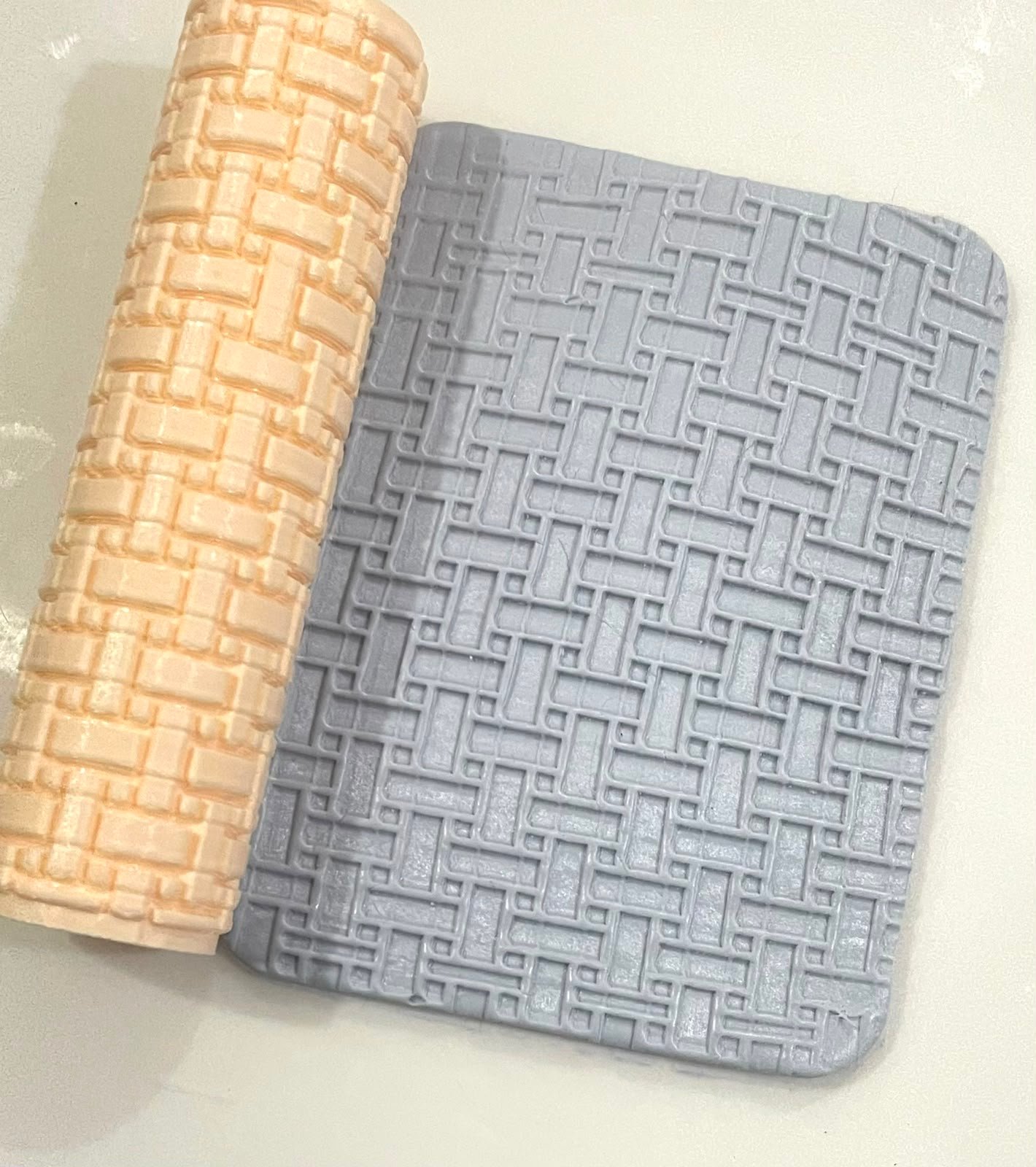 TR020 - Basketweave Crosshatch Polymer Clay Texture Roller - Woven Mat Stamp for Jewelry & Crafts whatsapp image 2026 08 23 at 11.37.46 pm