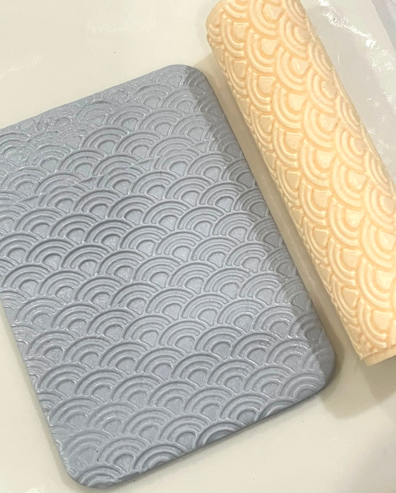 TR028 - Scallop Drop Raindrop Arch Polymer Clay Texture Roller - Layered Fish Scale Stamp for Jewelry & Crafts whatsapp image 2026 08 23 at 11.37.58 pm (2)