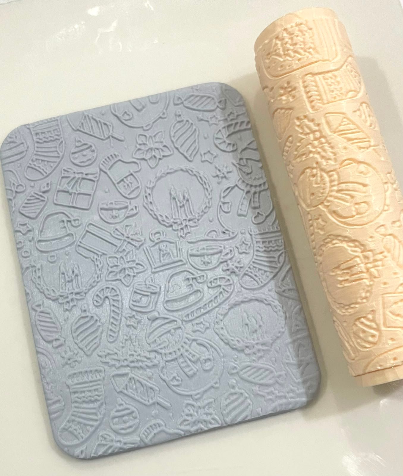 TR030 - Christmas Winter Doodle Pattern Polymer Clay Texture Roller - Holiday Festive Stamp for Jewelry & Crafts whatsapp image 2026 08 23 at 11.38.01 pm