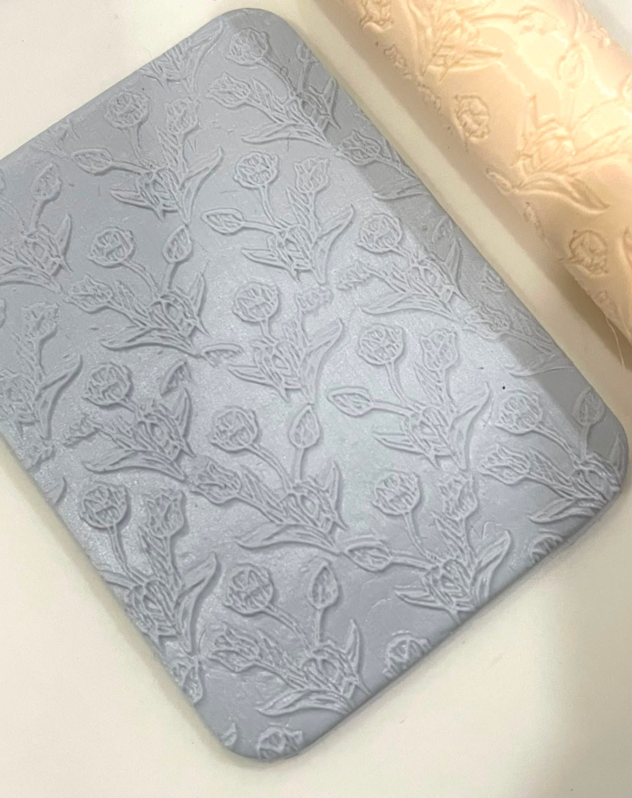 TR044 - Spring Tulip Flower Meadow Polymer Clay Texture Roller - Floral Botanical Stamp for Jewelry & Crafts whatsapp image 2026 08 23 at 11.37.55 pm (2)
